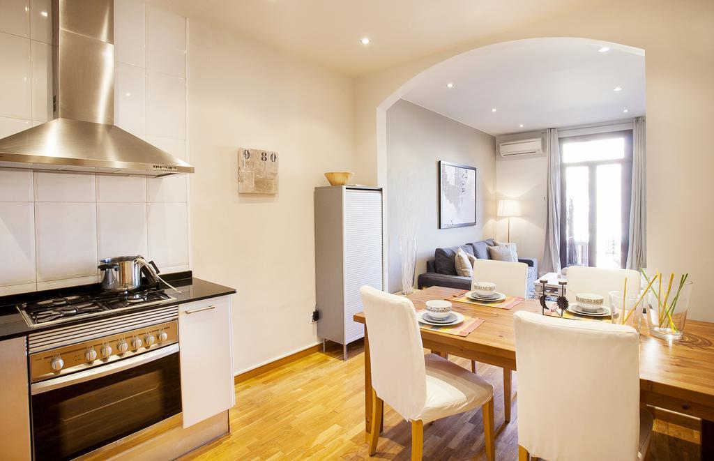 Apartments Barcelona & Home Deco Viladomat Екстериор снимка
