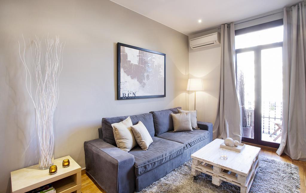 Apartments Barcelona & Home Deco Viladomat Екстериор снимка