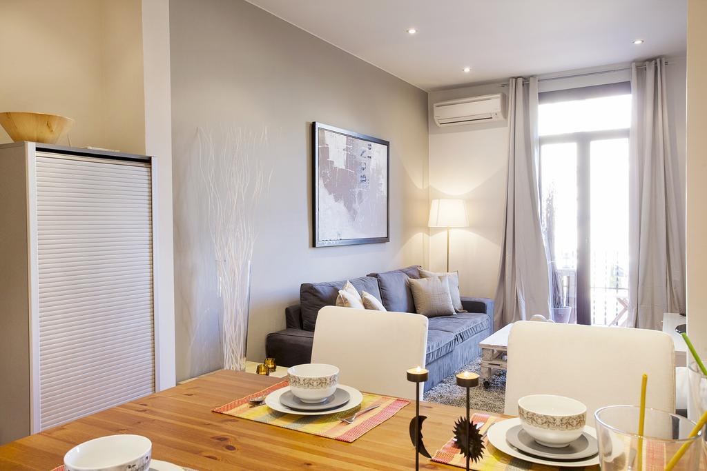 Apartments Barcelona & Home Deco Viladomat Екстериор снимка