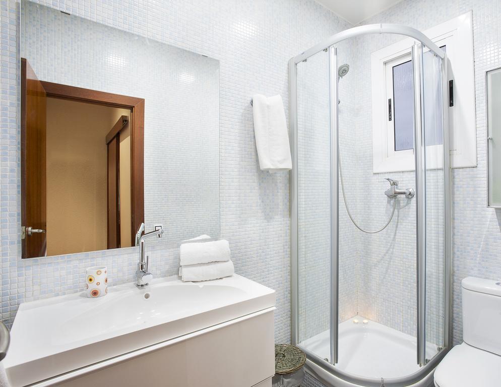 Apartments Barcelona & Home Deco Viladomat Екстериор снимка