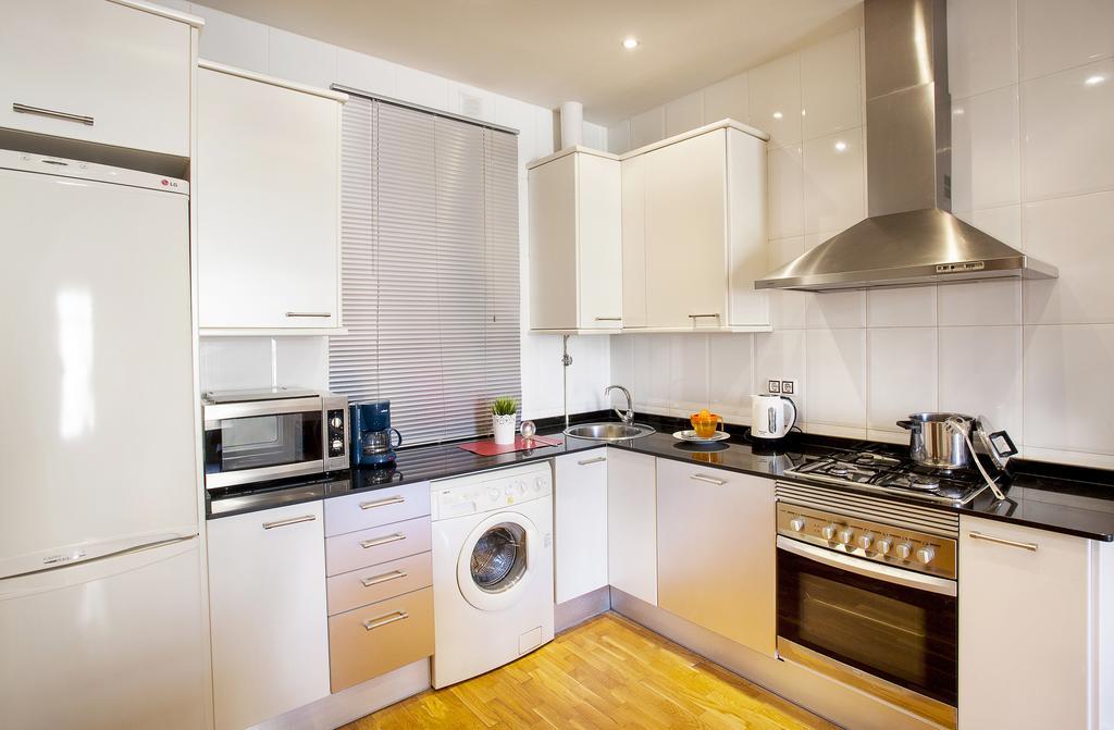 Apartments Barcelona & Home Deco Viladomat Екстериор снимка